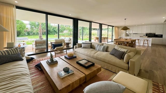 5 soveværelse Villa til salg i Sotogrande Costa, San Roque med swimmingpool - € 2.850.000 (Ref: 9263171)