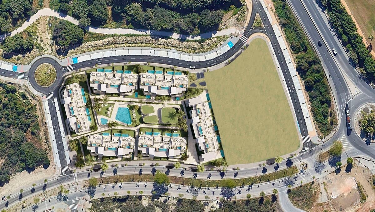 3 bedroom Apartment for sale in Estepona with pool - € 611,000 (Ref: 9292240)