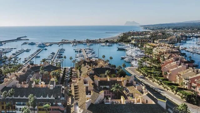 5 slaapkamer Villa te koop in Sotogrande Alto, San Roque - € 4.000.000 (Ref: 9346578)