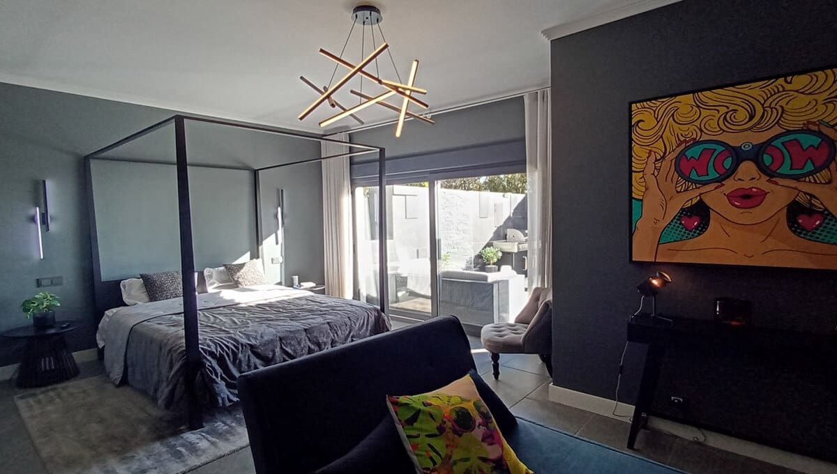 5 slaapkamer Villa te koop in Manilva met garage - € 2.185.000 (Ref: 9378353)