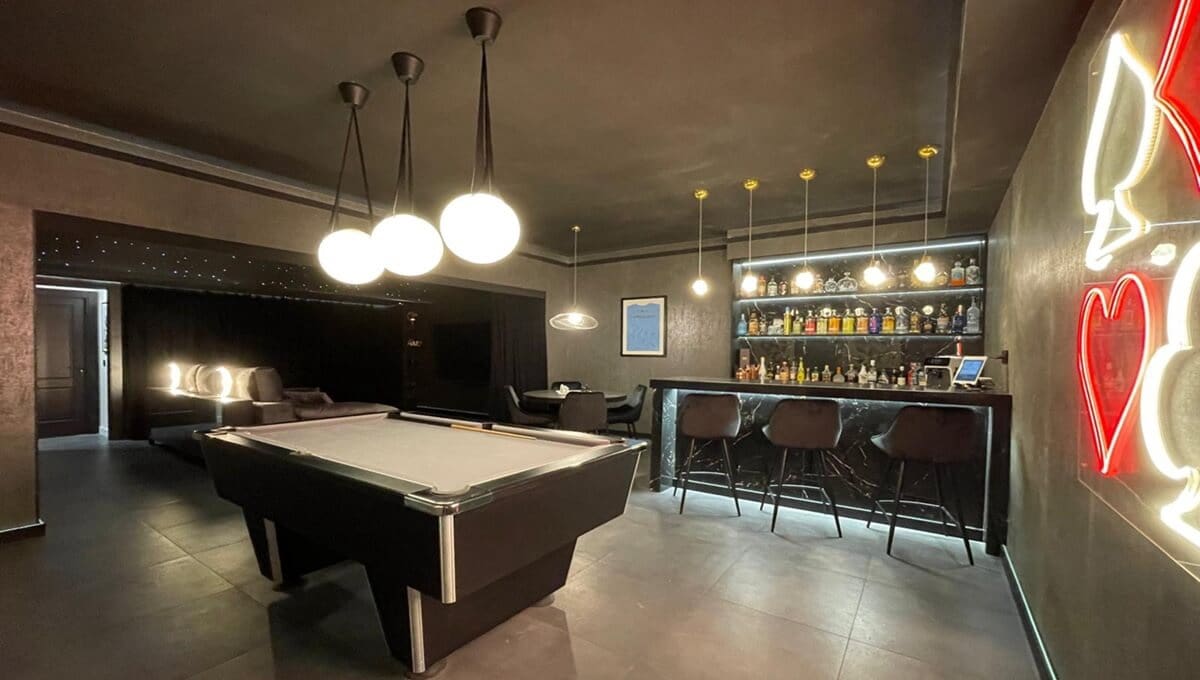 5 slaapkamer Villa te koop in Manilva met garage - € 2.185.000 (Ref: 9378353)