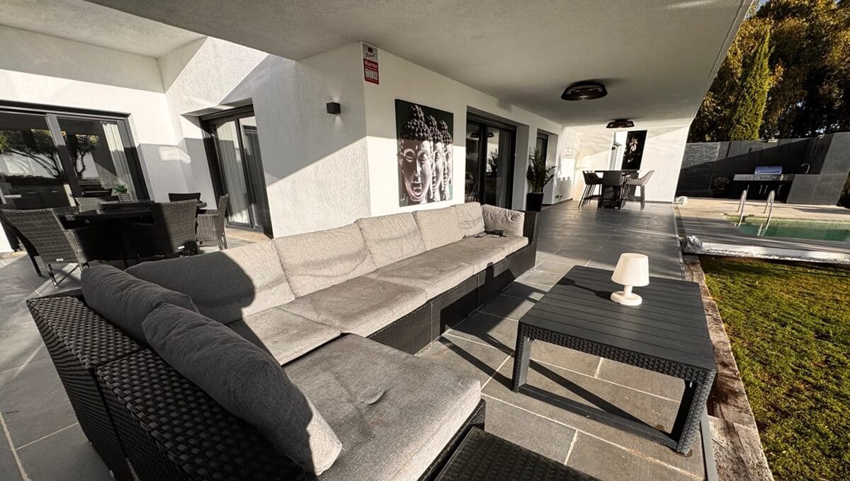 5 slaapkamer Villa te koop in Manilva met garage - € 2.185.000 (Ref: 9378353)