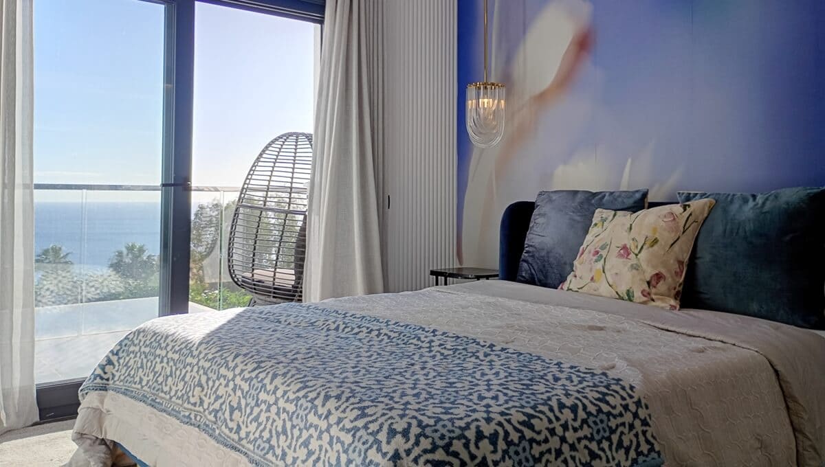 5 slaapkamer Villa te koop in Manilva met garage - € 2.185.000 (Ref: 9378353)