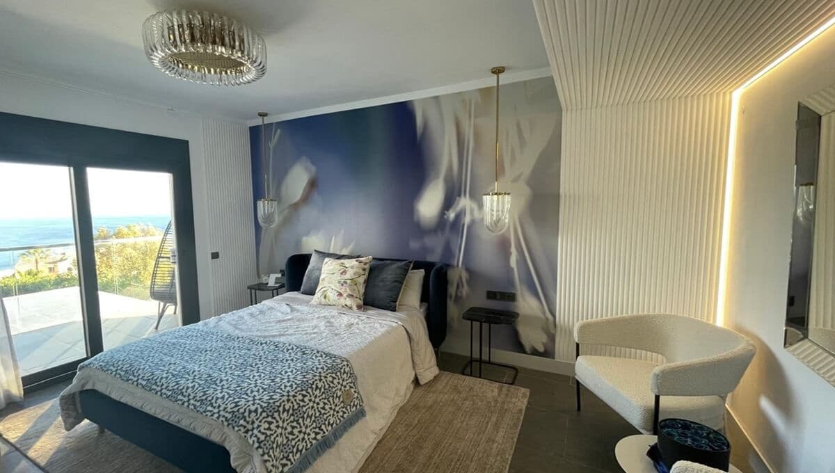 5 slaapkamer Villa te koop in Manilva met garage - € 2.185.000 (Ref: 9378353)