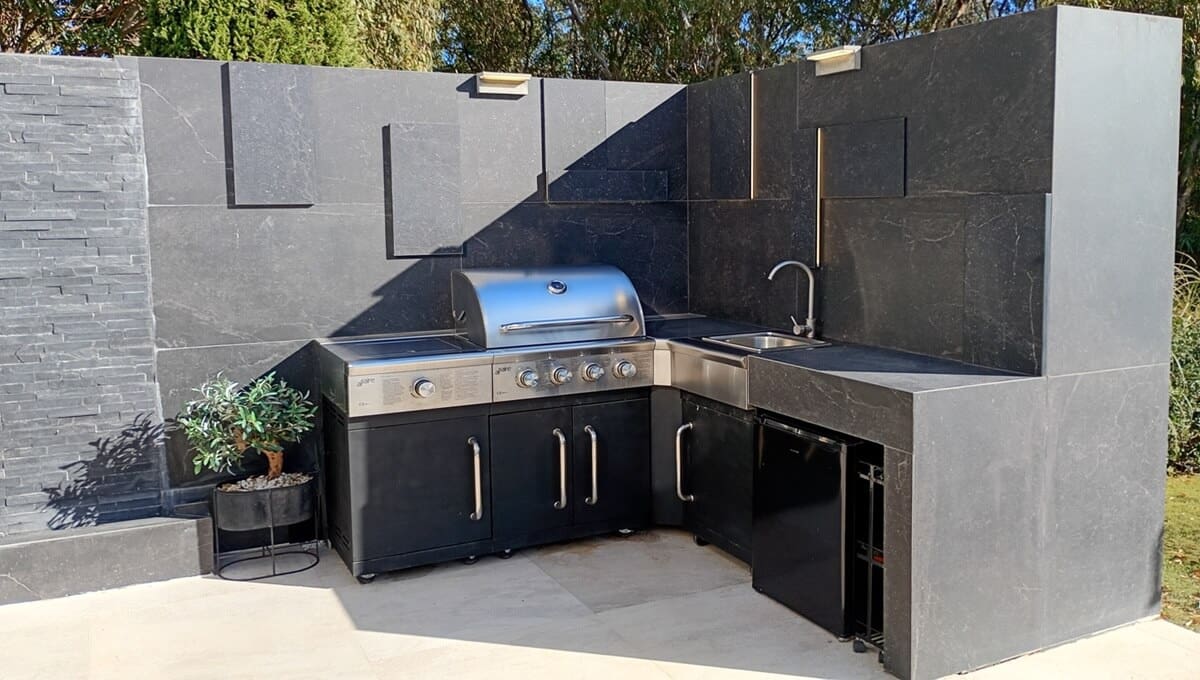 5 slaapkamer Villa te koop in Manilva met garage - € 2.185.000 (Ref: 9378353)