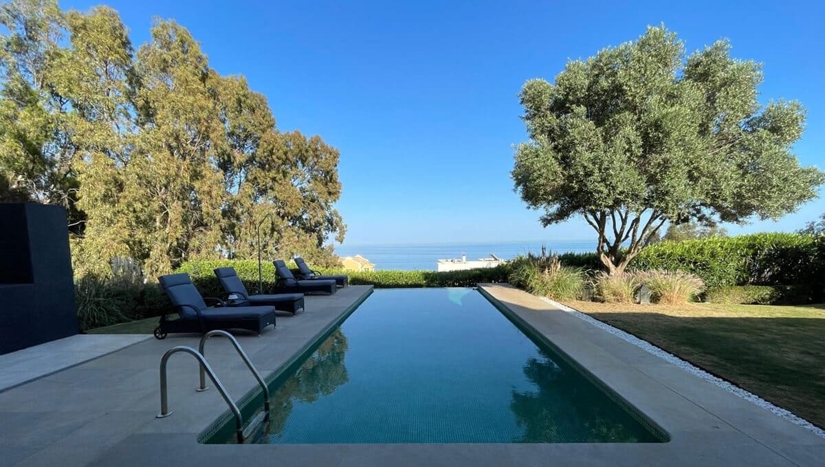 5 slaapkamer Villa te koop in Manilva met garage - € 2.185.000 (Ref: 9378353)