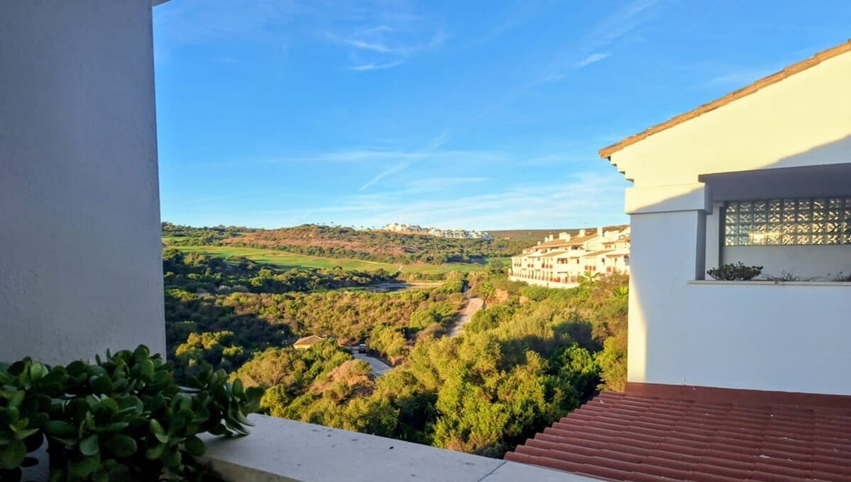 2 quarto Apartamento para venda em La Alcaidesa com piscina - 310 000 € (Ref: 9378432)