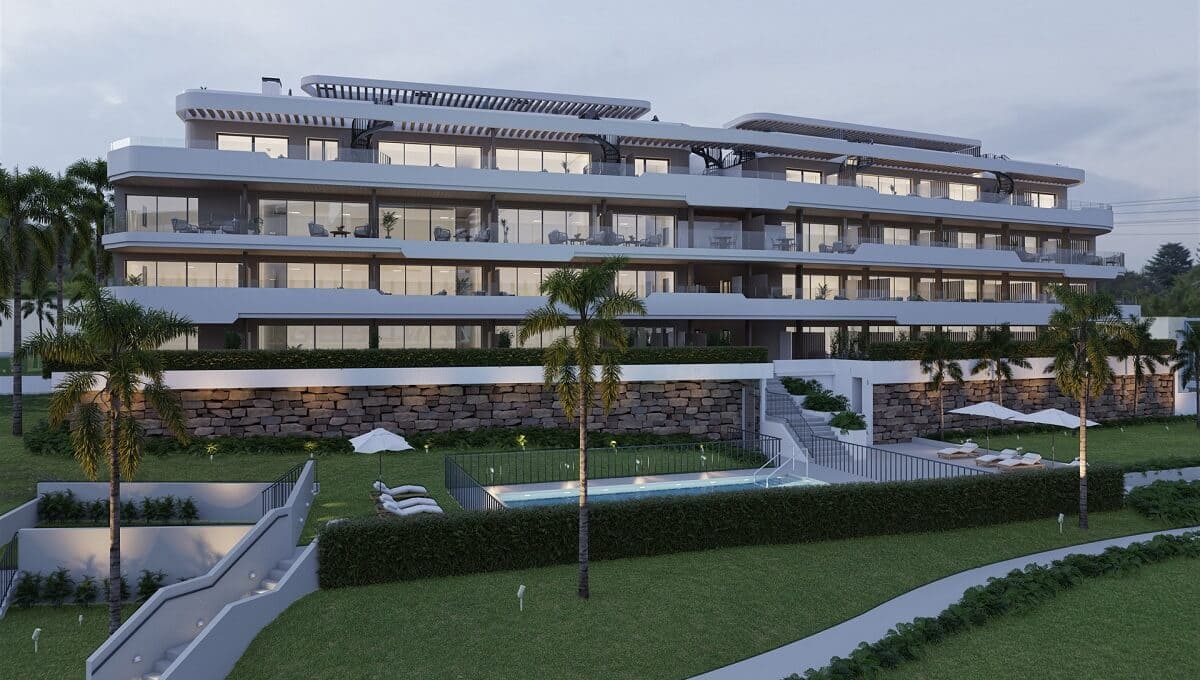 2 bedroom Apartment for sale in La Duquesa / Puerto de la Duquesa with pool - € 369,200 (Ref: 9438157)