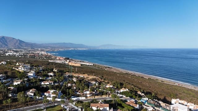 4 quarto Moradia para venda em Manilva com piscina - 1 100 000 € (Ref: 9511280)