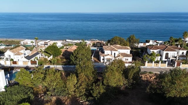 4 quarto Moradia para venda em Manilva com piscina - 1 100 000 € (Ref: 9511280)