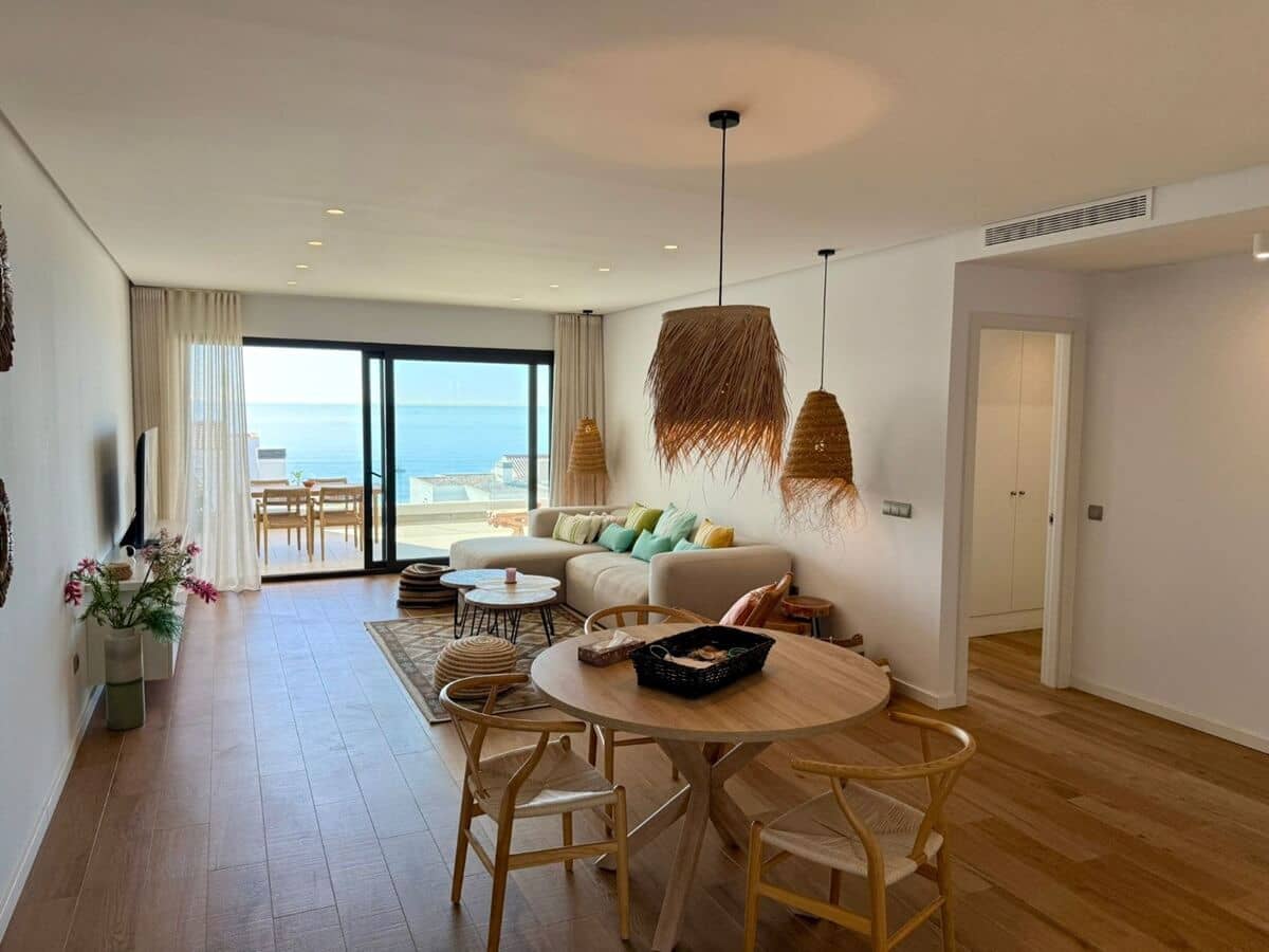 2 soveværelse Lejlighed til salg i La Alcaidesa med swimmingpool - € 640.000 (Ref: 9603415)