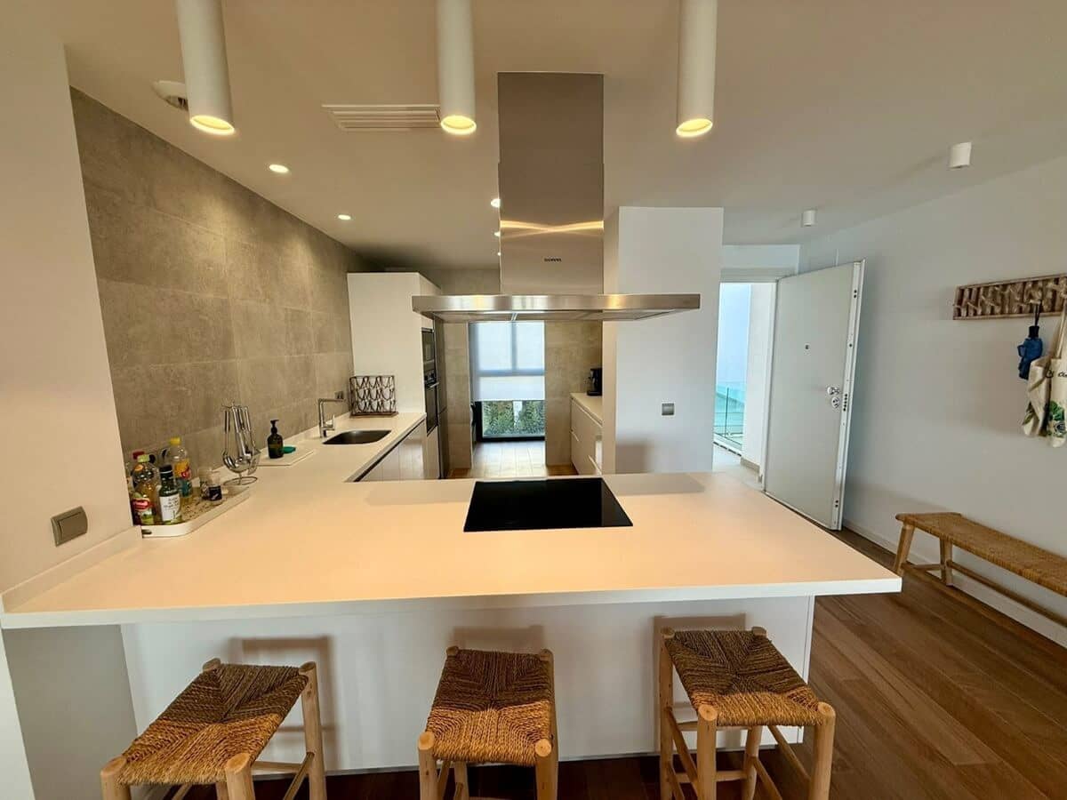 2 soveværelse Lejlighed til salg i La Alcaidesa med swimmingpool - € 640.000 (Ref: 9603415)