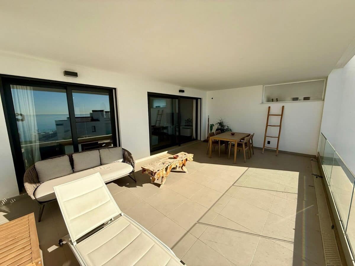 2 soveværelse Lejlighed til salg i La Alcaidesa med swimmingpool - € 640.000 (Ref: 9603415)