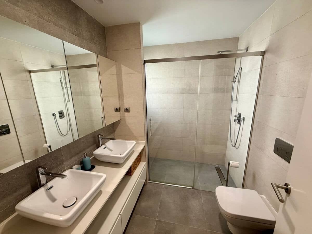 2 soveværelse Lejlighed til salg i La Alcaidesa med swimmingpool - € 640.000 (Ref: 9603415)