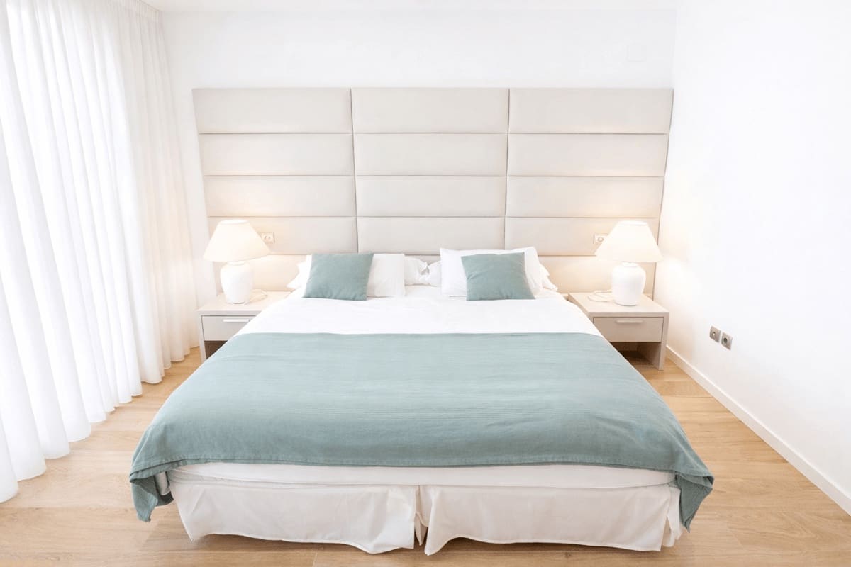 3 soveværelse Lejlighed til salg i La Alcaidesa med swimmingpool - € 735.000 (Ref: 9603416)