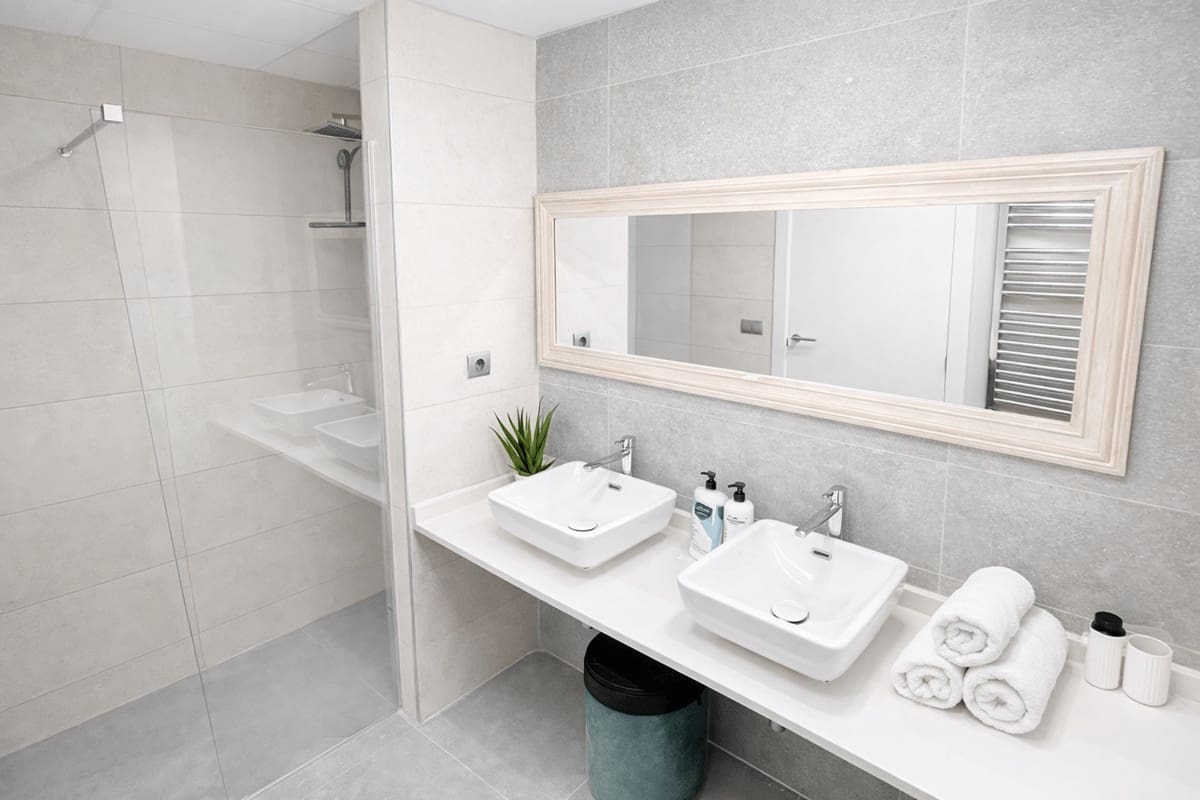 3 soveværelse Lejlighed til salg i La Alcaidesa med swimmingpool - € 735.000 (Ref: 9603416)