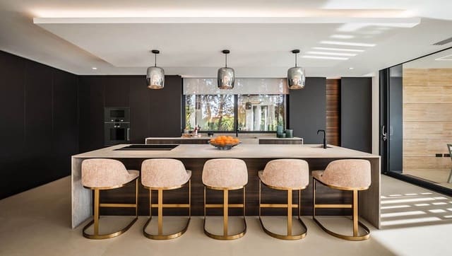 7 makuuhuone Huvila myytävänä paikassa Sotogrande Costa, San Roque mukana uima-altaan 
autotalli - 12 995 000 € (Ref: 9603418)