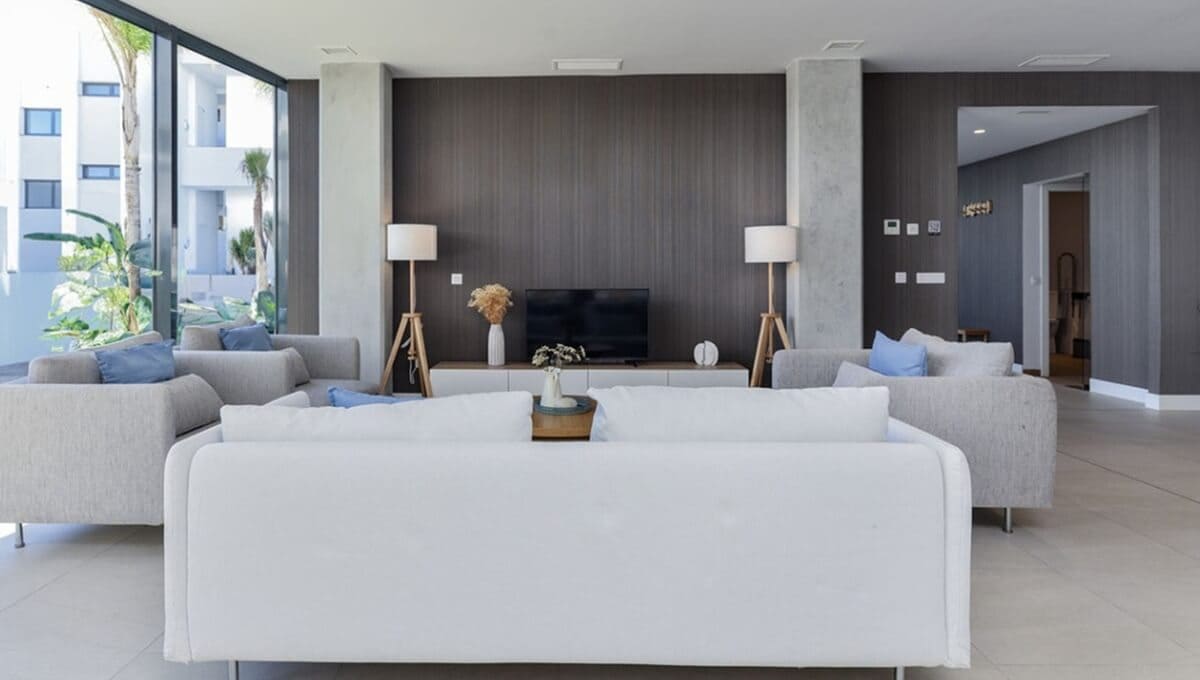 2 makuuhuone Huoneisto myytävänä paikassa La Duquesa / Puerto de la Duquesa mukana uima-altaan - 399 000 € (Ref: 9756256)