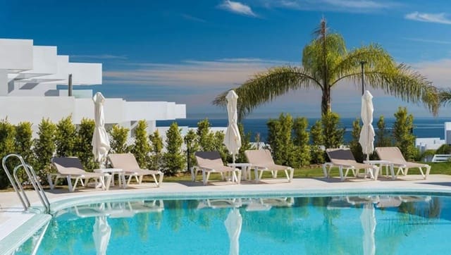 2 makuuhuone Huoneisto myytävänä paikassa La Duquesa / Puerto de la Duquesa, Manilva mukana uima-altaan - 399 000 € (Ref: 9756256)