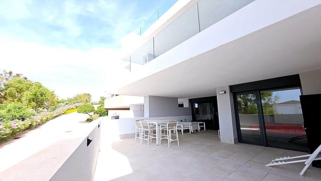 Apartamento de 2 habitaciones en La Duquesa / Puerto de la Duquesa, Manilva en venta con piscina - 399.000 € (Ref: 9756256)