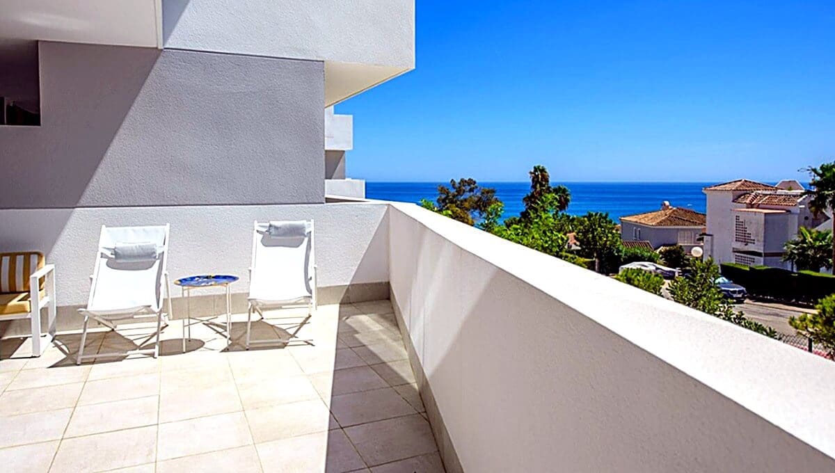 2 sypialnia Apartament na sprzedaż w La Duquesa / Puerto de la Duquesa z basenem - 399 000 € (Ref: 9756256)