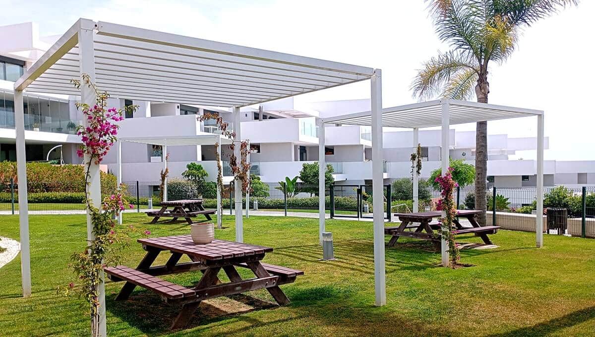 2 sypialnia Apartament na sprzedaż w La Duquesa / Puerto de la Duquesa z basenem - 399 000 € (Ref: 9756256)
