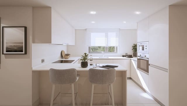 2 slaapkamer Appartement te koop in La Duquesa / Puerto de la Duquesa, Manilva met zwembad - € 530.000 (Ref: 9809870)