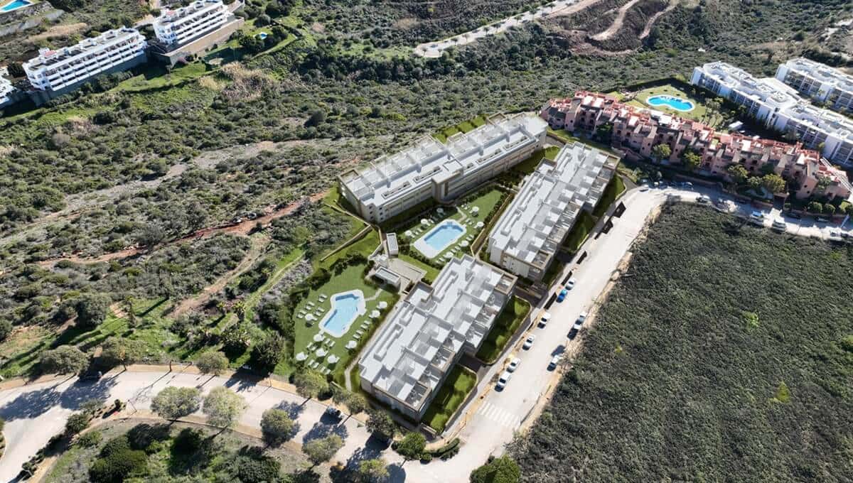 Apartamento de 2 habitaciones en La Duquesa / Puerto de la Duquesa en venta con piscina - 530.000 € (Ref: 9809870)