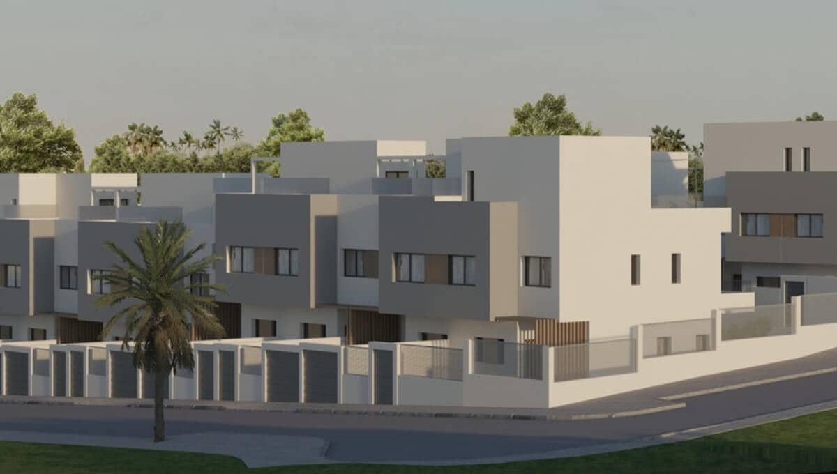 4 sovrum Hus till salu i Estepona med pool - 785 000 € (Ref: 9838833)