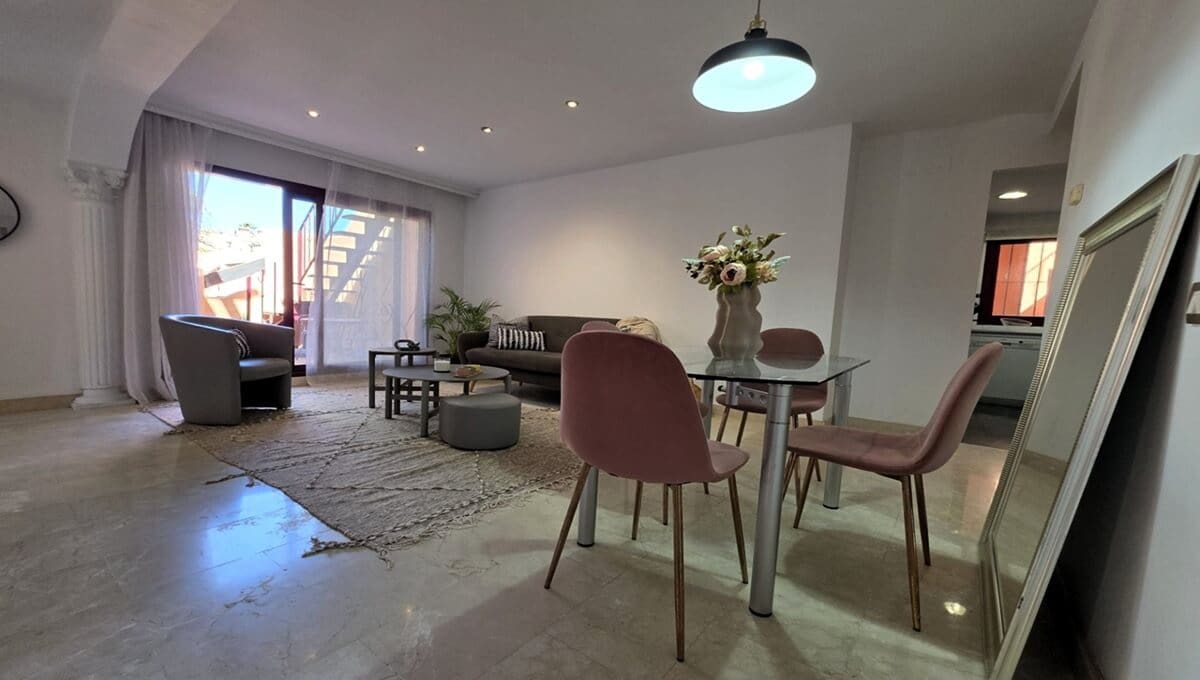 2 slaapkamer Appartement te koop in Estepona met zwembad garage - € 345.000 (Ref: 9883777)