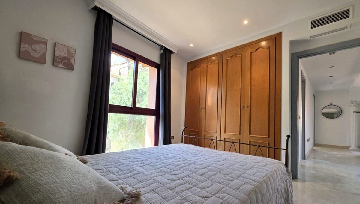 2 slaapkamer Appartement te koop in Estepona met zwembad garage - € 345.000 (Ref: 9883777)