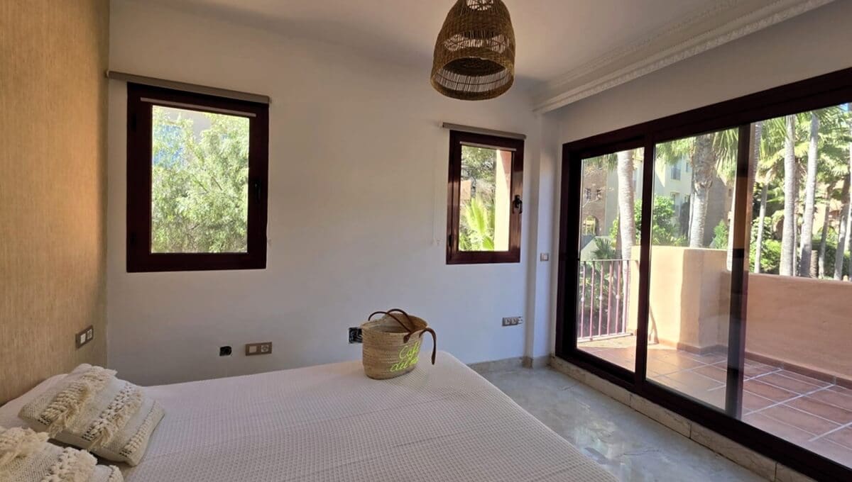 2 slaapkamer Appartement te koop in Estepona met zwembad garage - € 345.000 (Ref: 9883777)