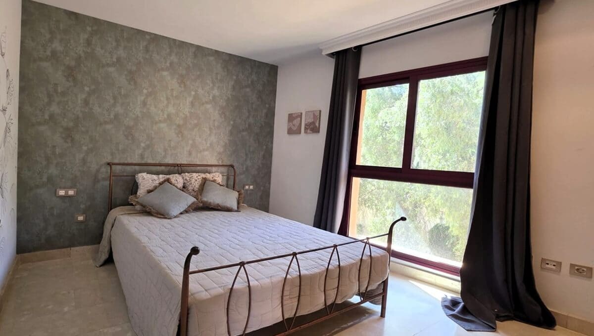 2 slaapkamer Appartement te koop in Estepona met zwembad garage - € 345.000 (Ref: 9883777)