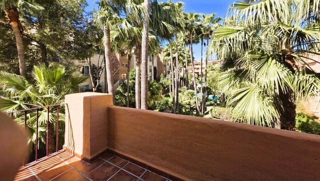 2 slaapkamer Appartement te koop in Bel-Air, Estepona met zwembad garage - € 345.000 (Ref: 9883777)