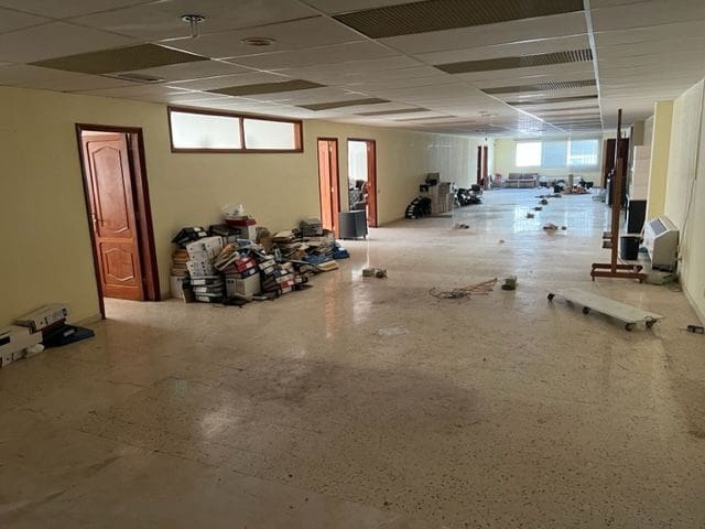 Oficina en Las Palmas de Gran Canaria en venta - 700.000 € (Ref: 9834727)