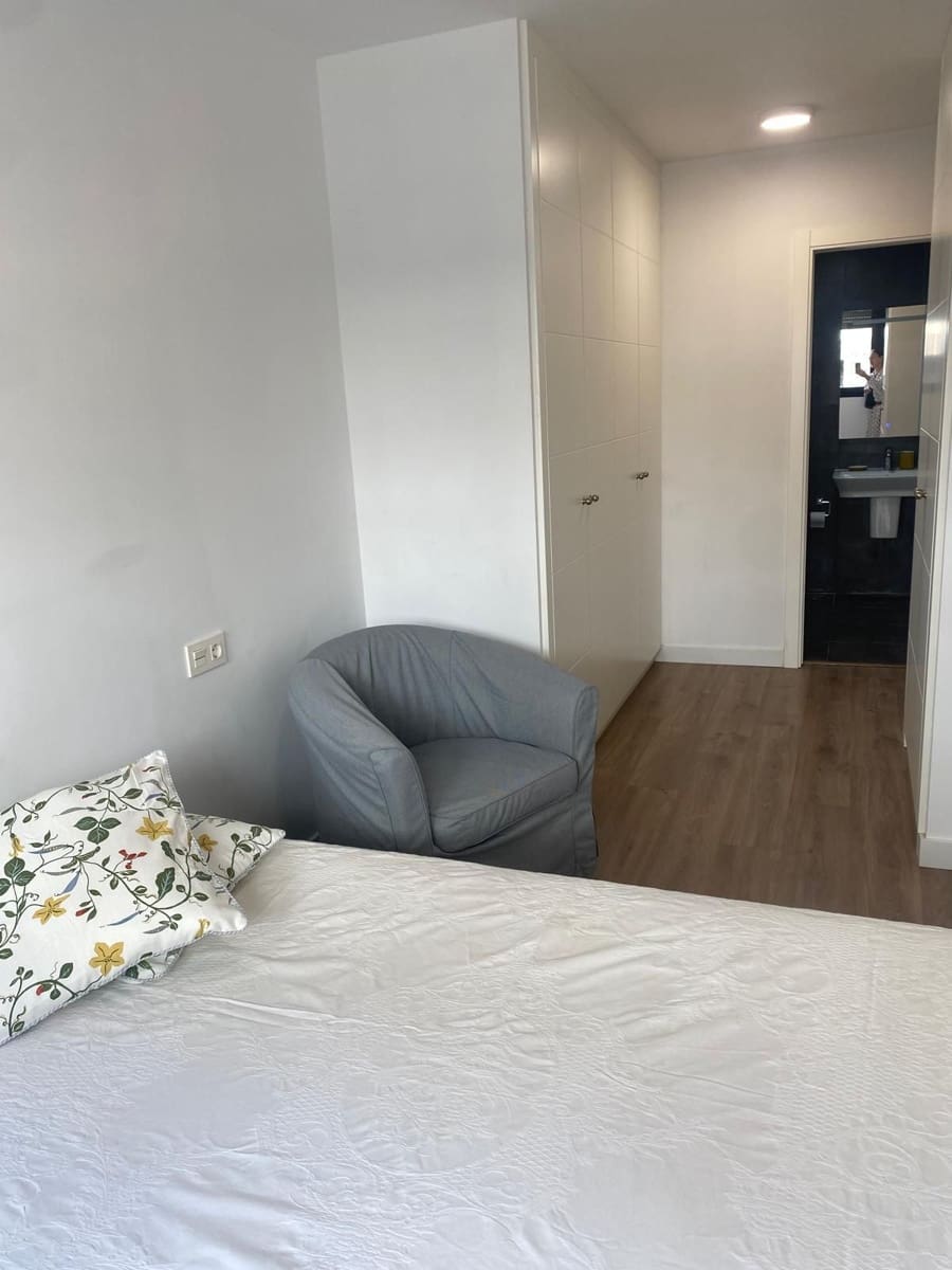 1 bedroom Apartment for rent in Santa Cruz de Tenerife with garage - € 950 (Ref: 9834728)