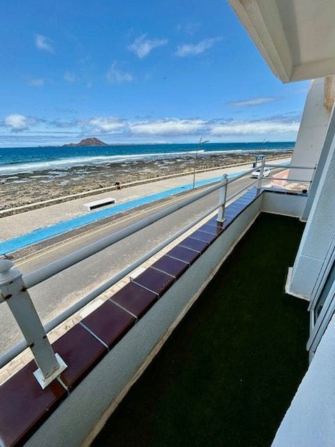 4 bedroom Townhouse for sale in Corralejo - € 870,000 (Ref: 9834732)
