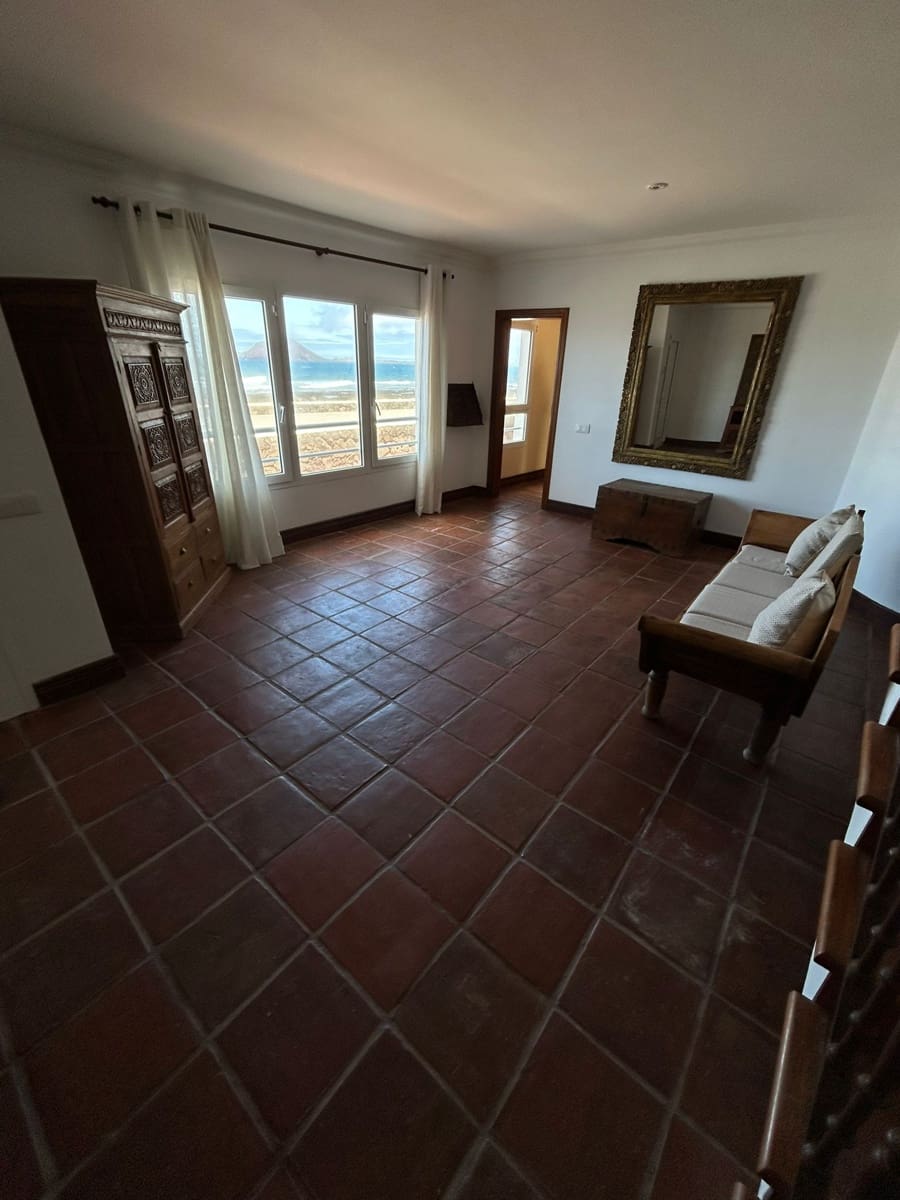 4 bedroom Townhouse for sale in Corralejo - € 870,000 (Ref: 9834732)