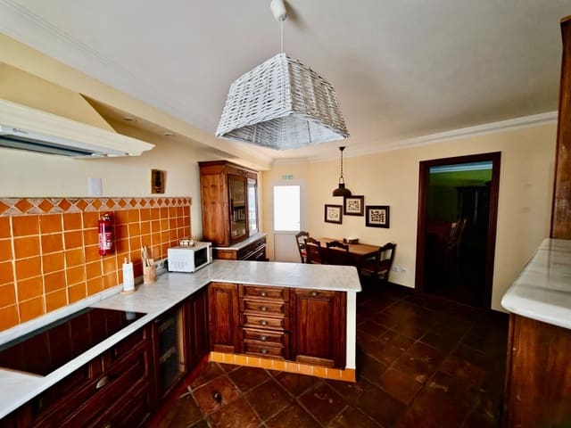 Casa de 4 habitaciones en Corralejo, La Oliva en venta - 870.000 € (Ref: 9834732)