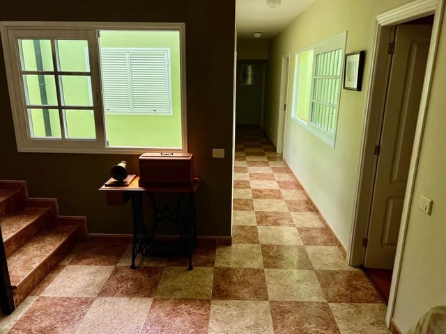 4 camera da letto Villa in vendita in San Cristóbal de La Laguna - 800.000 € (Rif: 9834737)