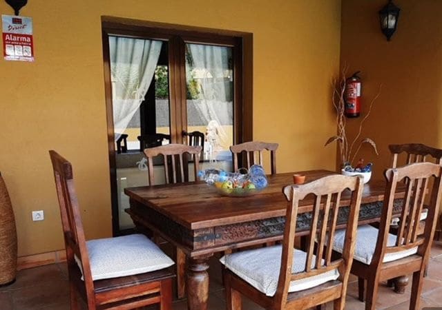 3 bedroom Villa for sale in Corralejo with pool garage - € 480,000 (Ref: 9834744)