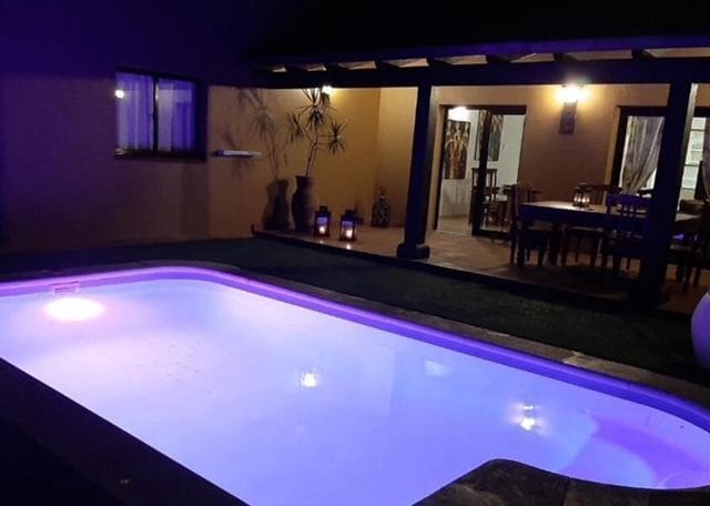 3 bedroom Villa for sale in Corralejo with pool garage - € 480,000 (Ref: 9834744)