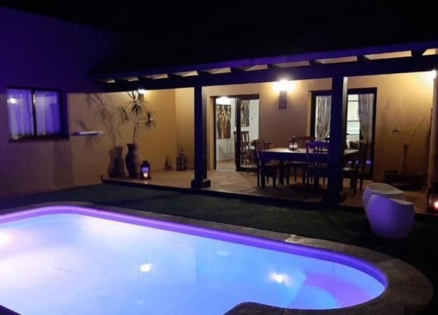 3 bedroom Villa for sale in Corralejo with pool garage - € 480,000 (Ref: 9834744)