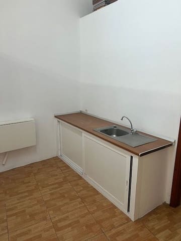 1 soverom Kommersiell til salgs i Santa Cruz de Tenerife - € 209 000 (Ref: 9834746)