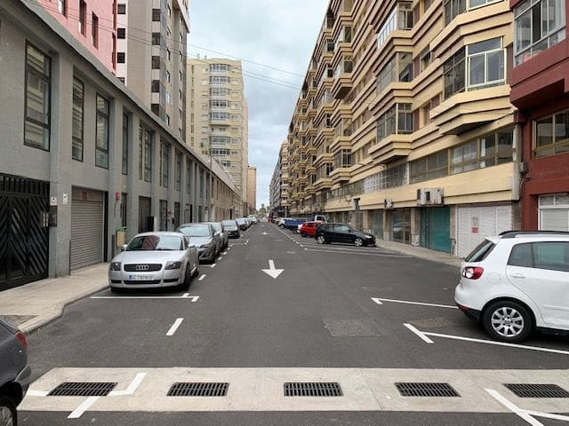 Local Comercial en Las Palmas de Gran Canaria en venta - 600.000 € (Ref: 9834747)