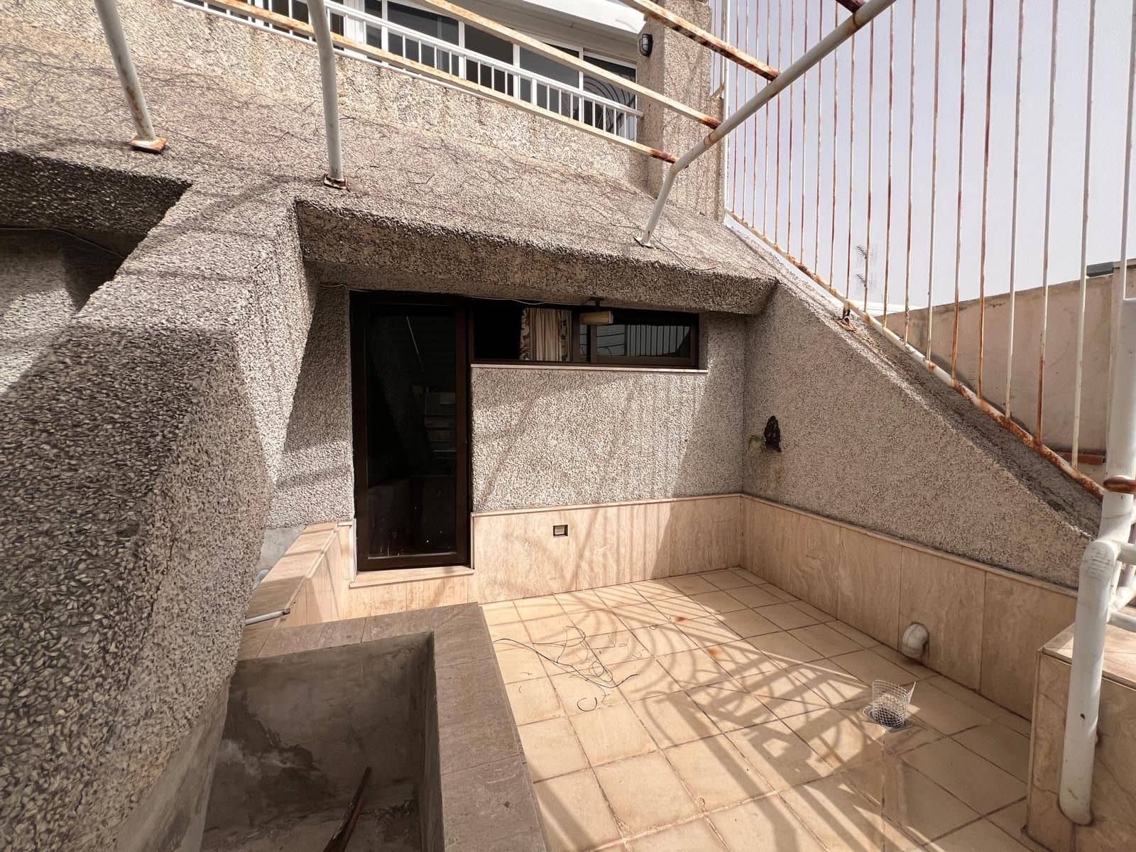 5 bedroom Penthouse for sale in Santa Cruz de Tenerife with pool garage - € 1,500,000 (Ref: 9834751)
