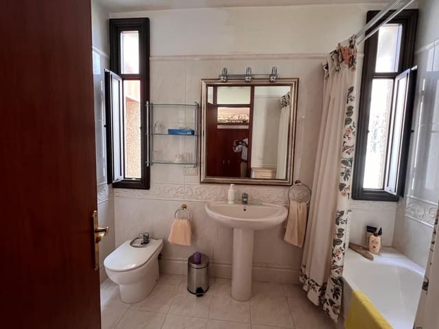 5 soverom Penthouse til salgs i Santa Cruz de Tenerife med svømmebasseng garasje - € 1 500 000 (Ref: 9834751)