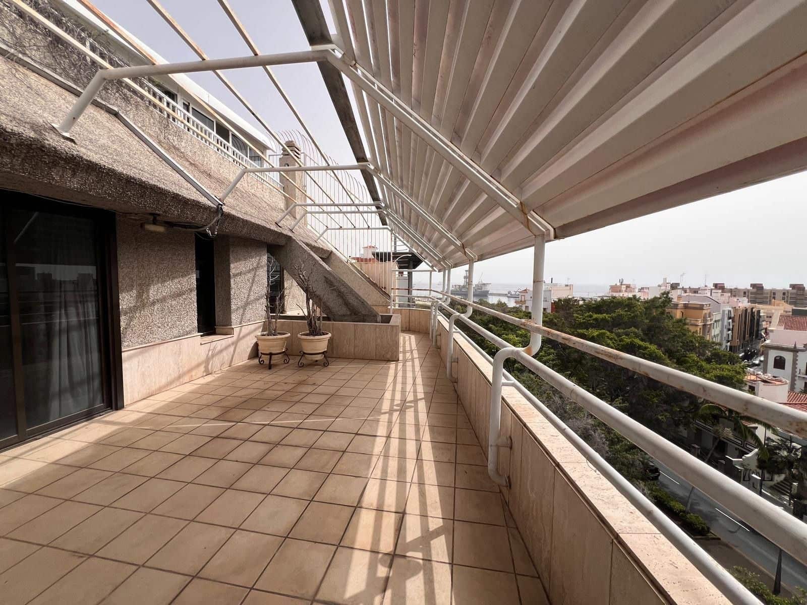 5 bedroom Penthouse for sale in Santa Cruz de Tenerife with pool garage - € 1,500,000 (Ref: 9834751)