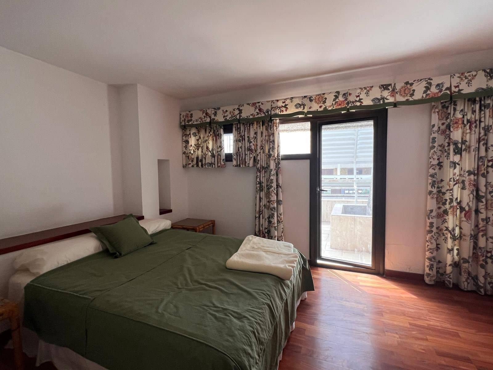 5 bedroom Penthouse for sale in Santa Cruz de Tenerife with pool garage - € 1,500,000 (Ref: 9834751)