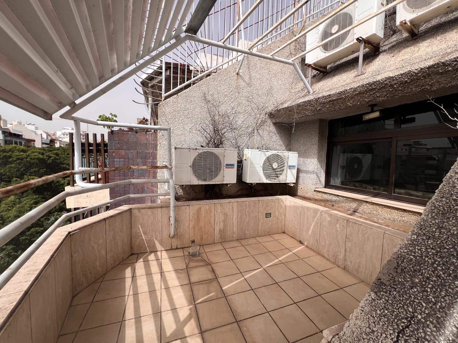 5 bedroom Penthouse for sale in Santa Cruz de Tenerife with pool garage - € 1,500,000 (Ref: 9834751)